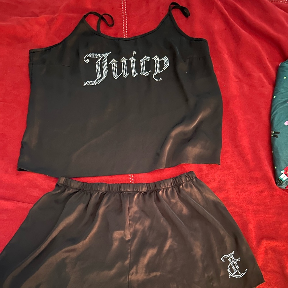 Juicy sleepwear